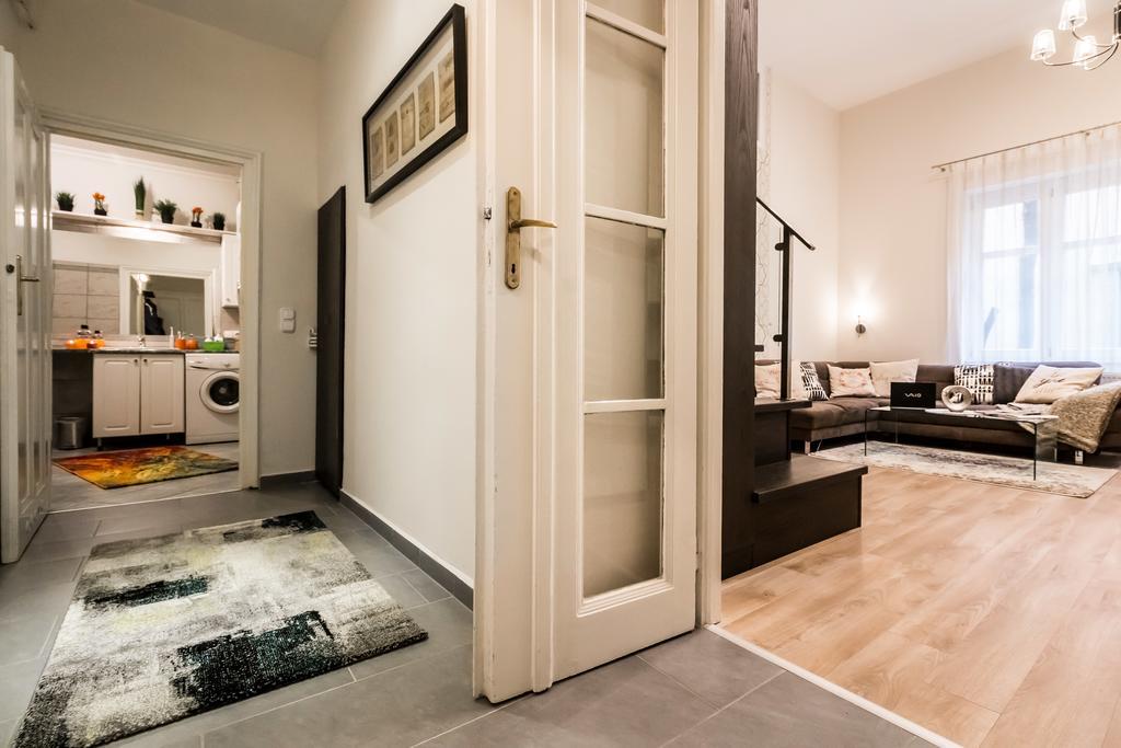 Dr. House Apartment Budapest Exterior photo